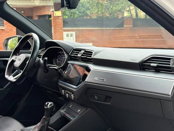 AudiQ3 Black line 35 TDI 110 kW (150 CV) S tronic Vehículo usado en Barcelona - 25 AudiQ3 Black line 35 TDI 110 kW (150 CV) S tronic Vehículo usado en Barcelona - 25