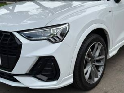 Audi Q3 Black line 35 TDI 110 kW (150 CV) S tronic Audi Q3 Black line 35 TDI 110 kW (150 CV) S tronic