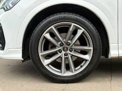 Audi Q3 Black line 35 TDI 110 kW (150 CV) S tronic Audi Q3 Black line 35 TDI 110 kW (150 CV) S tronic