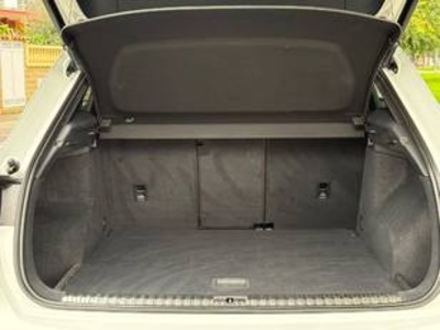 Audi Q3 Black line 35 TDI 110 kW (150 CV) S tronic Audi Q3 Black line 35 TDI 110 kW (150 CV) S tronic