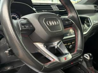 Audi Q3 Black line 35 TDI 110 kW (150 CV) S tronic Audi Q3 Black line 35 TDI 110 kW (150 CV) S tronic