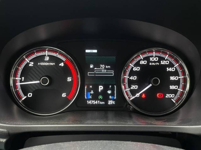 MitsubishiL200 220 DI-D M-Pro Auto 110 kW (150 CV) Vehículo usado en Barcelona - 19 MitsubishiL200 220 DI-D M-Pro Auto 110 kW (150 CV) Vehículo usado en Barcelona - 19