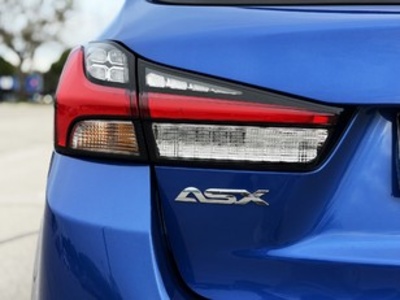 Mitsubishi ASX 200 MPI Spirit 110 kW (150 CV) Mitsubishi ASX 200 MPI Spirit 110 kW (150 CV)