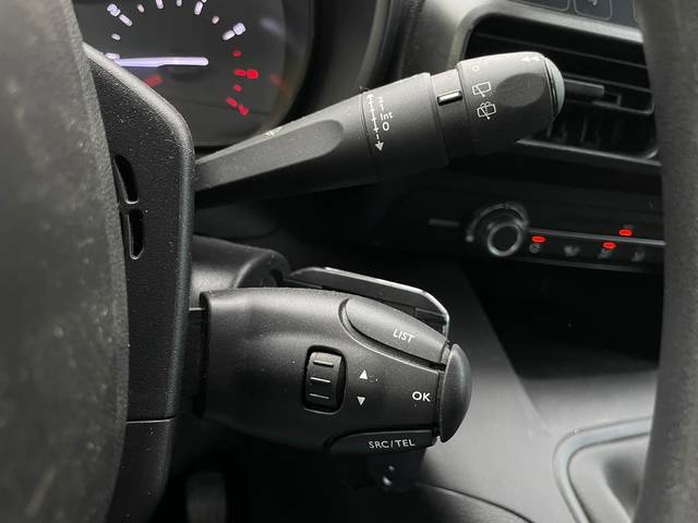 CitroenBerlingo BlueHDi 100 S&S Talla M Feel 75 kW (102 CV) Vehículo usado en Barcelona - 16