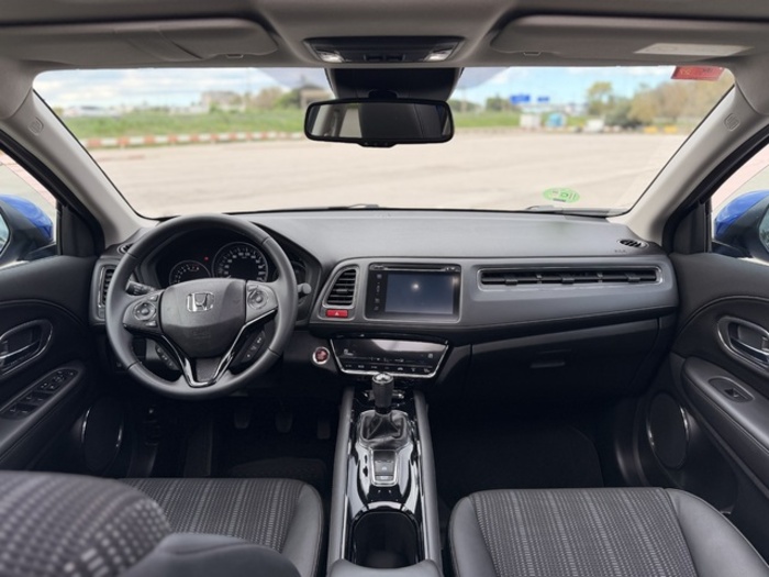 HondaHR-V 1.5 i-VTEC Elegance Navi 96 kW (130 CV) Vehículo usado en Barcelona - 16 HondaHR-V 1.5 i-VTEC Elegance Navi 96 kW (130 CV) Vehículo usado en Barcelona - 16