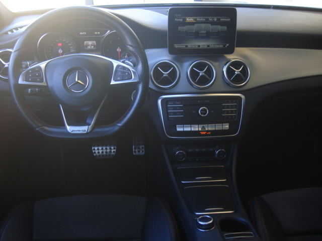 Mercedes-BenzGLA 200 d 100 kW (136 CV) Vehículo usado en Barcelona - 14