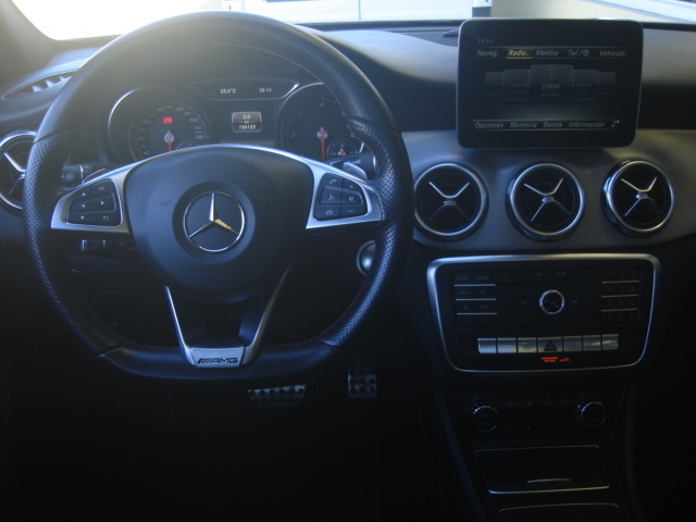 Mercedes-BenzGLA 200 d 100 kW (136 CV) Vehículo usado en Barcelona - 16