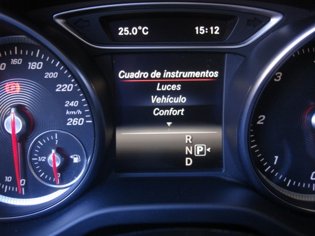 Mercedes-BenzGLA 200 d 100 kW (136 CV) Vehículo usado en Barcelona - 19