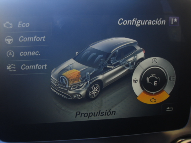 Mercedes-BenzGLA 200 d 100 kW (136 CV) Vehículo usado en Barcelona - 27