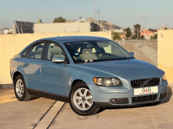 VolvoS40 1.6 Momentum 74 kW (100 CV) Vehículo usado en Barcelona - 1 VolvoS40 1.6 Momentum 74 kW (100 CV) Vehículo usado en Barcelona - 1