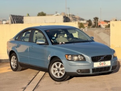 Volvo S40 1.6 Momentum 74 kW (100 CV) Volvo S40 1.6 Momentum 74 kW (100 CV)