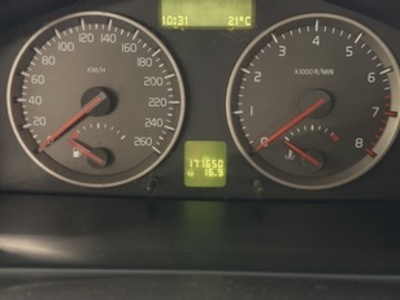 Volvo S40 1.6 Momentum 74 kW (100 CV) Volvo S40 1.6 Momentum 74 kW (100 CV)