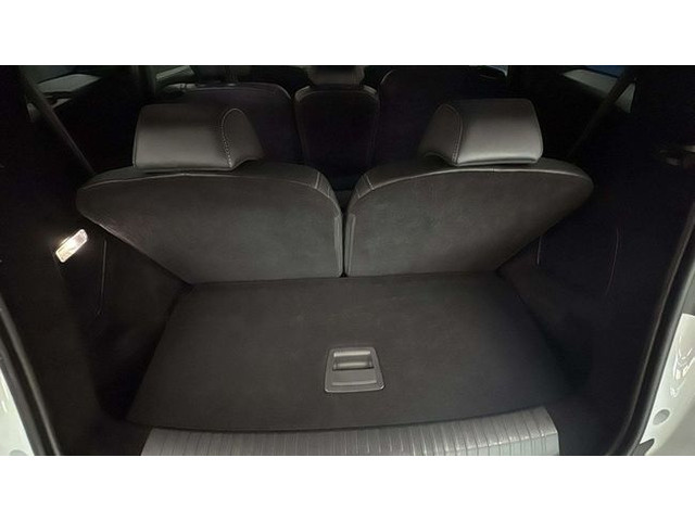 Peugeot5008 Hybrid 1.2 Allure eDCS6 107 kW (145 CV) Vehículo usado en Barcelona - 12