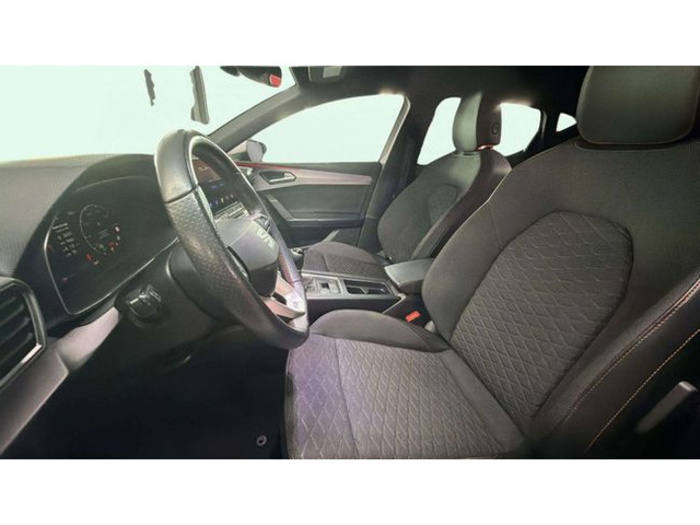 SEATLeón 1.0 TSI S&S FR 25 Aniversario 81 kW (110 CV) Vehículo usado en Barcelona - 9 SEATLeón 1.0 TSI S&S FR 25 Aniversario 81 kW (110 CV) Vehículo usado en Barcelona - 9