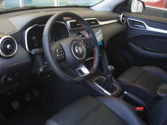 MGZS 1.0T Luxury 82 kW (111 CV) Vehículo usado en Barcelona - 12