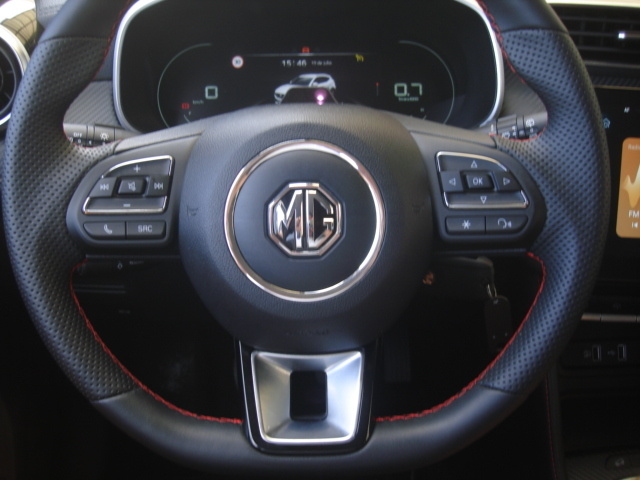 MGZS 1.0T Luxury 82 kW (111 CV) Vehículo usado en Barcelona - 14