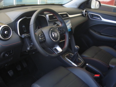 MG ZS 1.0T Luxury 82 kW (111 CV) MG ZS 1.0T Luxury 82 kW (111 CV)