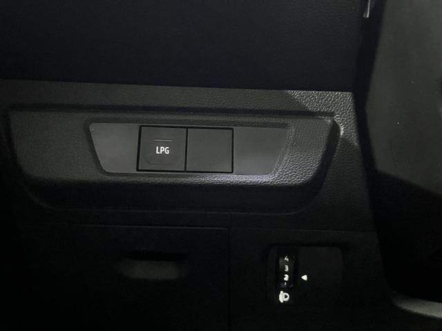 DaciaSandero Essential 74kW (100CV) ECO-G Vehículo usado en Barcelona - 13