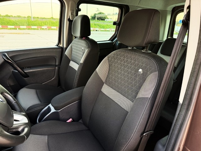 RenaultKangoo Combi Expression M1-AF Energy TCe 85 kW (115 CV) Vehículo usado en Barcelona - 4