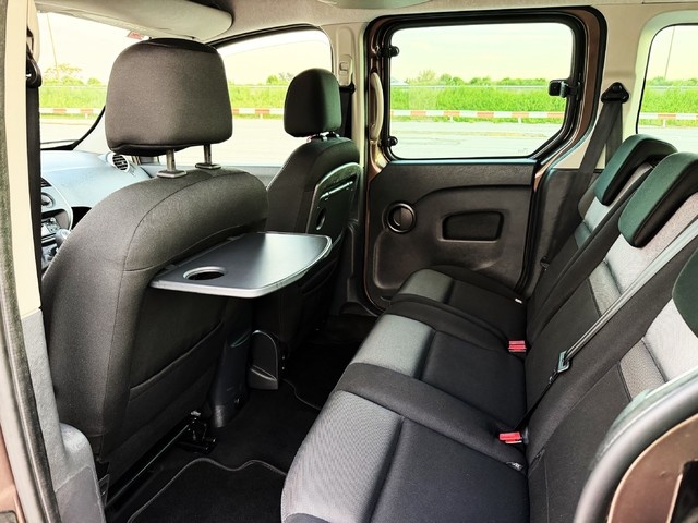 RenaultKangoo Combi Expression M1-AF Energy TCe 85 kW (115 CV) Vehículo usado en Barcelona - 8