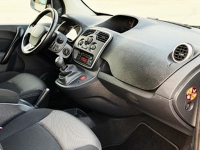 Renault Kangoo Combi Expression M1-AF Energy TCe 85 kW (115 CV) Renault Kangoo Combi Expression M1-AF Energy TCe 85 kW (115 CV)