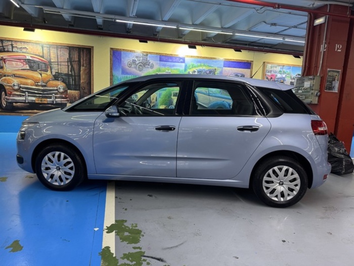 CitroenC4 Picasso 1.6 e-HDI Seduction ETG6 68 kW (92 CV) Vehículo usado en Barcelona - 16 CitroenC4 Picasso 1.6 e-HDI Seduction ETG6 68 kW (92 CV) Vehículo usado en Barcelona - 16