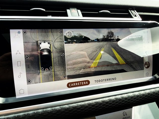 Land RoverRange Rover Velar 2.0 I4 R-Dynamic S 4WD Auto 150 kW (204 CV) Vehículo usado en Barcelona - 24
