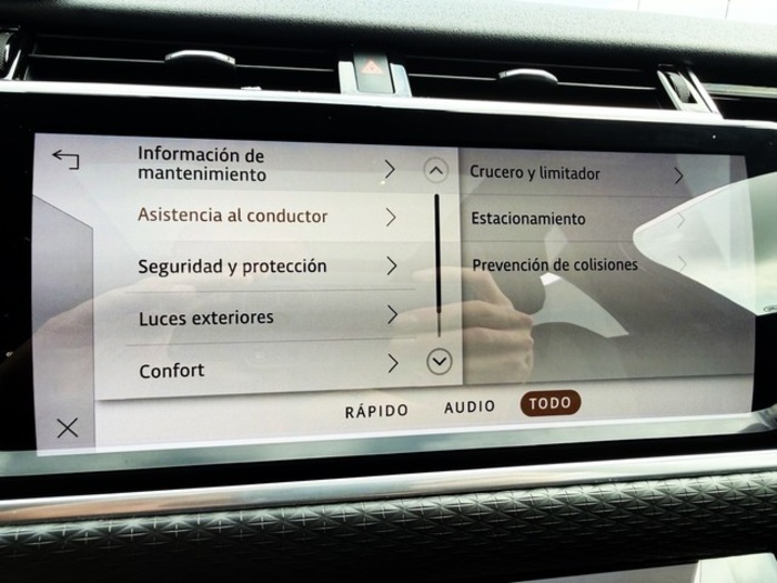 Land RoverRange Rover Velar 2.0 I4 R-Dynamic S 4WD Auto 150 kW (204 CV) Vehículo usado en Barcelona - 27 Land RoverRange Rover Velar 2.0 I4 R-Dynamic S 4WD Auto 150 kW (204 CV) Vehículo usado en Barcelona - 27