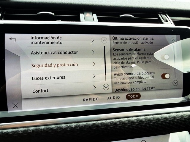 Land RoverRange Rover Velar 2.0 I4 R-Dynamic S 4WD Auto 150 kW (204 CV) Vehículo usado en Barcelona - 28