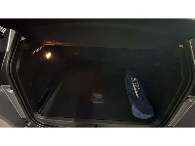 Peugeot3008 BlueHDI 120 S&S Active 88 kW (120 CV) Vehículo usado en Barcelona - 18