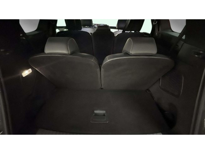 Peugeot5008 Hybrid 1.2 Allure eDCS6 107 kW (145 CV) Vehículo usado en Barcelona - 15 Peugeot5008 Hybrid 1.2 Allure eDCS6 107 kW (145 CV) Vehículo usado en Barcelona - 15