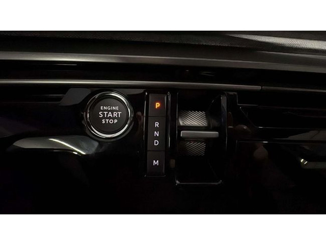 Peugeot5008 Hybrid 1.2 Allure eDCS6 107 kW (145 CV) Vehículo usado en Barcelona - 17