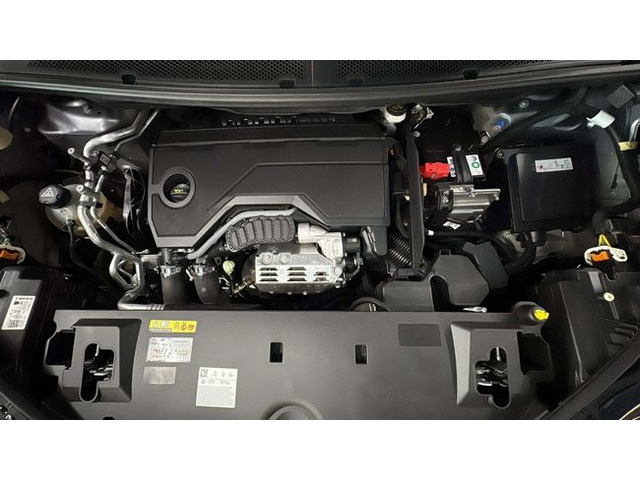 Peugeot5008 Hybrid 1.2 Allure eDCS6 107 kW (145 CV) Vehículo usado en Barcelona - 18