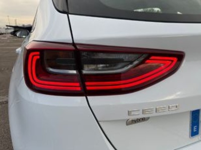 Kia Ceed 1.0 MHEV Drive DCT 74 kW (100 CV) Kia Ceed 1.0 MHEV Drive DCT 74 kW (100 CV)