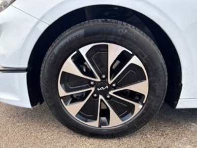 Kia Ceed 1.0 MHEV Drive DCT 74 kW (100 CV) Kia Ceed 1.0 MHEV Drive DCT 74 kW (100 CV)