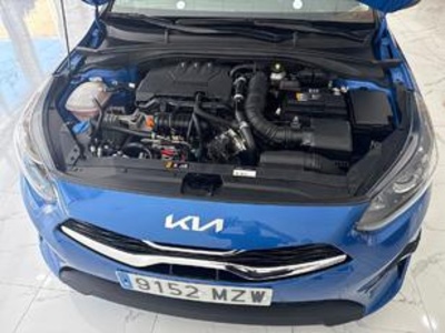 Kia Ceed 1.0 MHEV Drive DCT 74 kW (100 CV) Kia Ceed 1.0 MHEV Drive DCT 74 kW (100 CV)