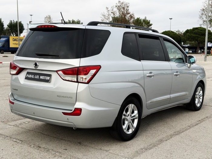 SsangyongRodius D22T Limited 131 kW (178 CV) Vehículo usado en Barcelona - 3 SsangyongRodius D22T Limited 131 kW (178 CV) Vehículo usado en Barcelona - 3