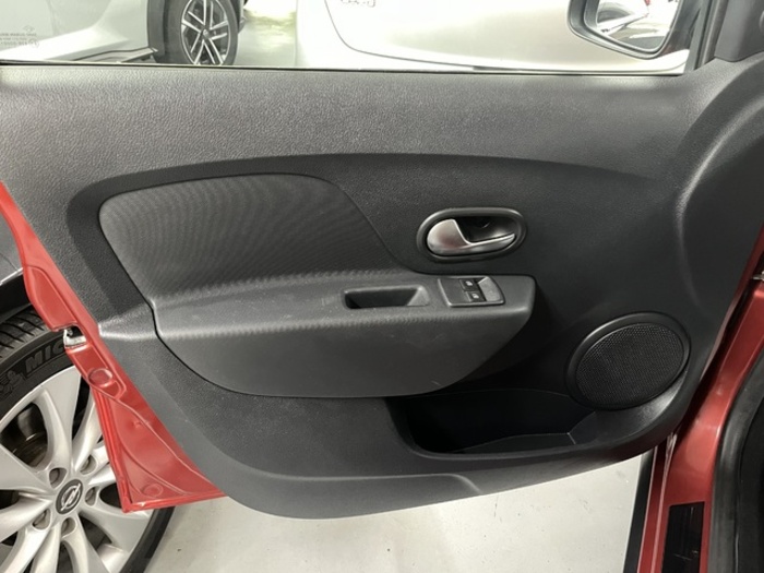 DaciaSandero Stepway TCe 66 kW (90 CV) Vehículo usado en Barcelona - 14 DaciaSandero Stepway TCe 66 kW (90 CV) Vehículo usado en Barcelona - 14