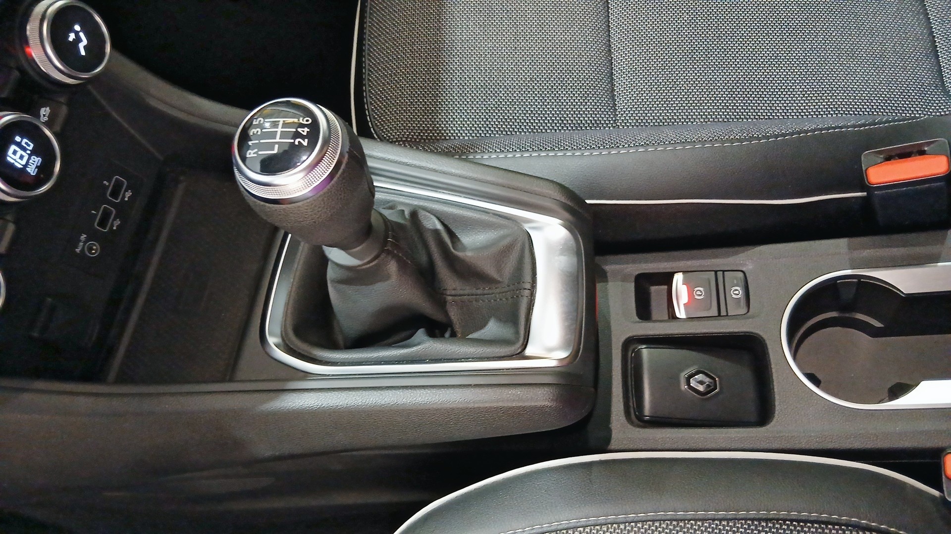 Renault Captur Zen Fast Track TCe 103 kW (140 CV) - foto 24 de Renault Captur