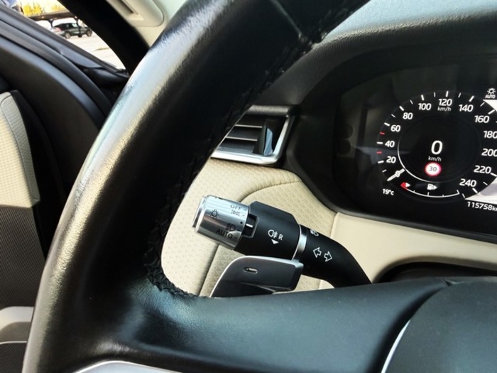 Land RoverRange Rover Velar 2.0D I4 MHEV S 4WD Auto 150 kW (204 CV) Vehículo usado en Barcelona - 17 Land RoverRange Rover Velar 2.0D I4 MHEV S 4WD Auto 150 kW (204 CV) Vehículo usado en Barcelona - 17