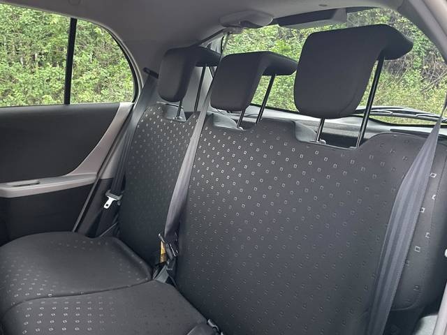 ToyotaYaris 1.3 VVT-i Sol 64 kW (87 CV) Vehículo usado en Barcelona - 12