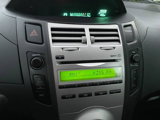 ToyotaYaris 1.3 VVT-i Sol 64 kW (87 CV) Vehículo usado en Barcelona - 16