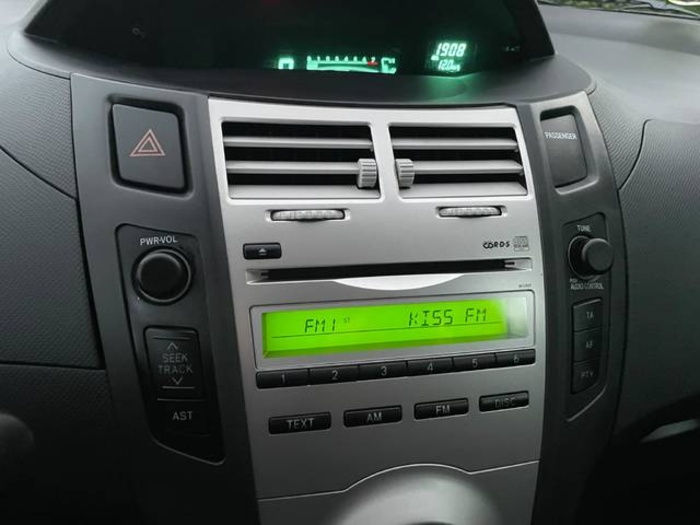 ToyotaYaris 1.3 VVT-i Sol 64 kW (87 CV) Vehículo usado en Barcelona - 16 ToyotaYaris 1.3 VVT-i Sol 64 kW (87 CV) Vehículo usado en Barcelona - 16