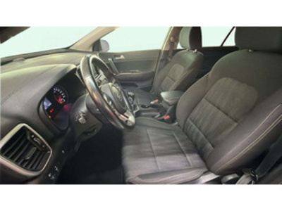 Kia Sportage 1.6 MHEV Business 4x4 100 kW (136 CV) Kia Sportage 1.6 MHEV Business 4x4 100 kW (136 CV)