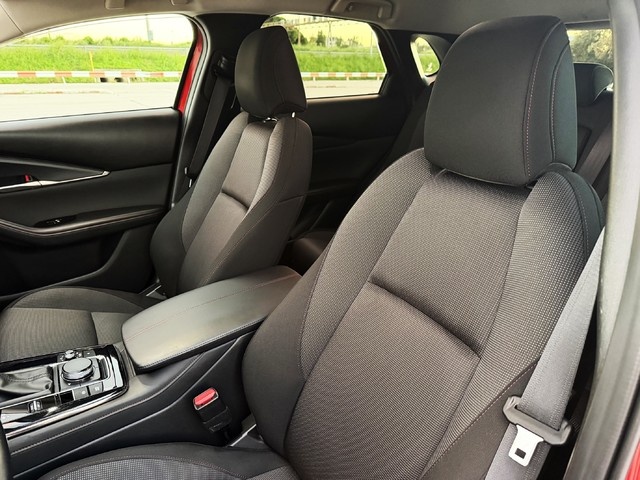 MazdaCX-30 2.0 e-SKYACTIV-X Homura 2WD 137 kW (186 CV) Vehículo usado en Barcelona - 4