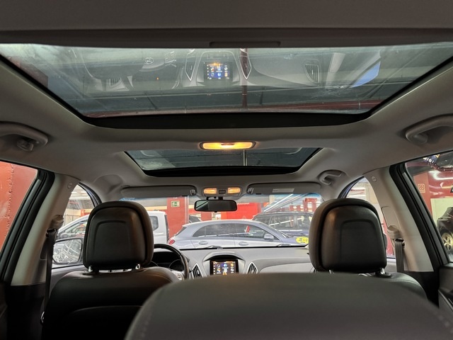 Hyundaiix35 1.7 CRDI GLS Comfort Sky 4x2 85 kW (116 CV) Vehículo usado en Barcelona - 12
