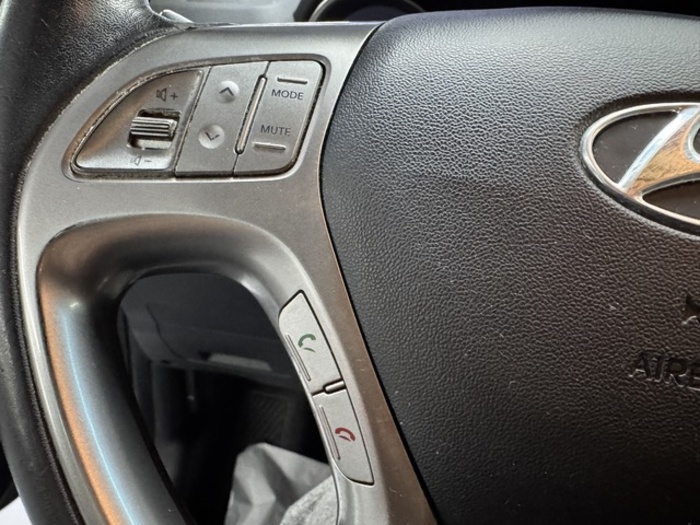 Hyundaiix35 1.7 CRDI GLS Comfort Sky 4x2 85 kW (116 CV) Vehículo usado en Barcelona - 17 Hyundaiix35 1.7 CRDI GLS Comfort Sky 4x2 85 kW (116 CV) Vehículo usado en Barcelona - 17