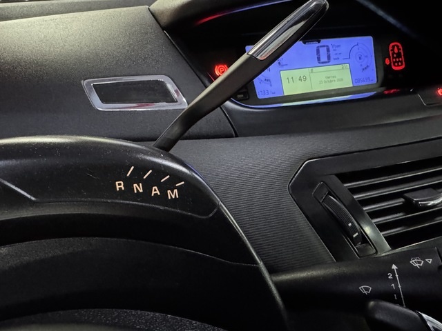 CitroenGrand C4 Picasso 2.0 Exclusive CMP 103 kW (143 CV) Vehículo usado en Barcelona - 15