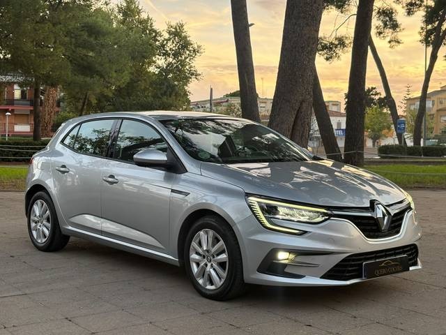 RenaultMegane Intens TCe 103 kW (140 CV) GPF Vehículo usado en Barcelona - 3