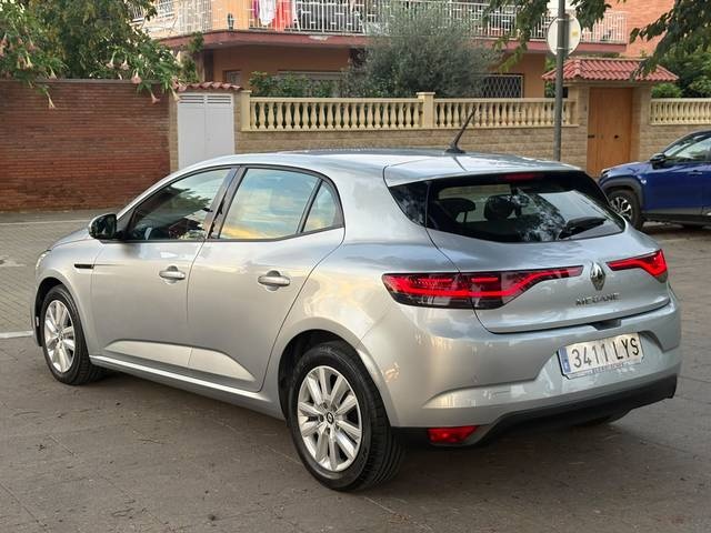 RenaultMegane Intens TCe 103 kW (140 CV) GPF Vehículo usado en Barcelona - 4